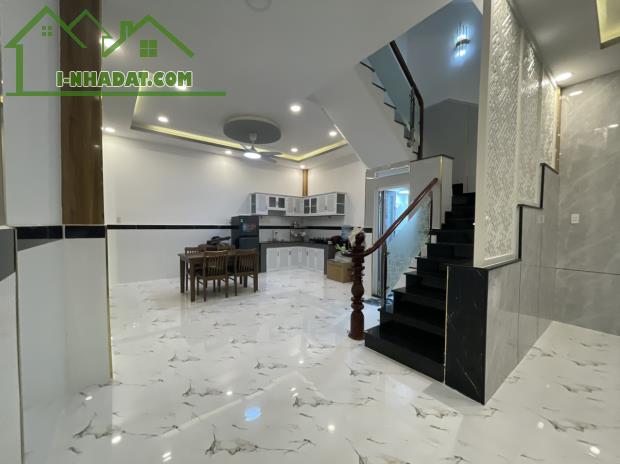 Bán nhà gần Coopmart Bình Tân, ngang 5 - nở hậu 6m - HXH - 4 tầng 54m2, nhỉnh 4 tỷ - 2