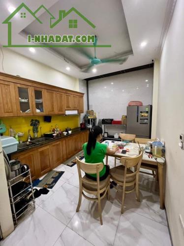 Cần Tiền Gấp, Bán Nhà Việt Hưng, Long Biên 4T, 41m2 chỉ 6,3 tỷ - 1