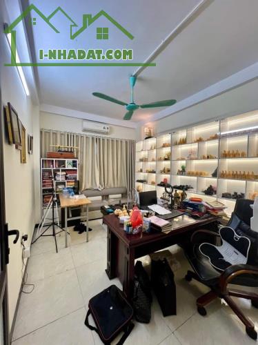 Cần Tiền Gấp, Bán Nhà Việt Hưng, Long Biên 4T, 41m2 chỉ 6,3 tỷ