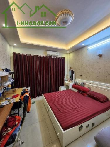 Bán Nhà Ngô Gia Tự, Long Biên 40m2, 4T giá 4,7 tỷ (Lô góc thoáng, ngõ thuận tiện)
