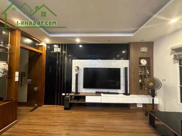 (ĐẸP) BÁN NHÀ BỀN ĐẸP NGUYỄN TRÃI, 58.6m2,5 TẦNG GIÁ NHỈNH 11 TỶ, HÀNG XÓM ROYAL CITY-TẶNG - 1