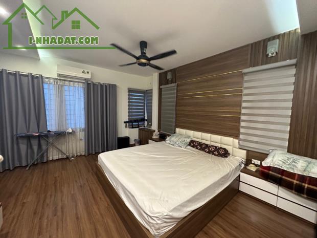 (ĐẸP) BÁN NHÀ BỀN ĐẸP NGUYỄN TRÃI, 58.6m2,5 TẦNG GIÁ NHỈNH 11 TỶ, HÀNG XÓM ROYAL CITY-TẶNG
