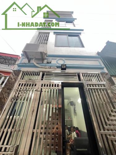 3.7 Tỷ - Nhà 4 Tầng - Hải Bối - Đông Anh - Ô tô Vào Nhà - 48m - MT 5.5m.