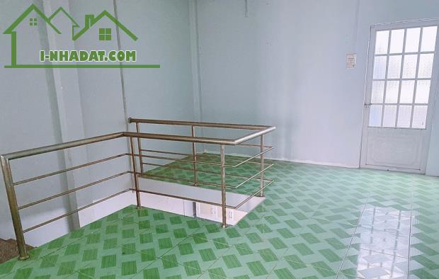 Bán gấp nhà Hóc Môn 900tr mặt tiền đường  xã Xuân Thới Đông, diện tích 94,6 m2. - 4