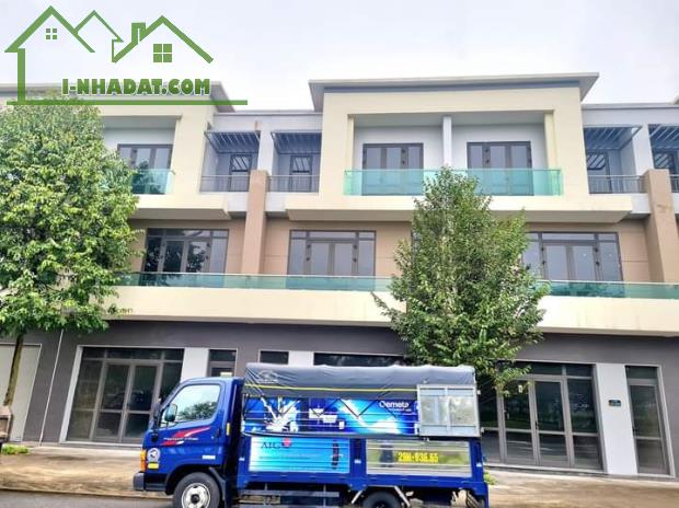 Bán shophouse 120m2 giá rẻ nhất khu vực