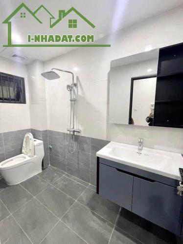 Bán Nhà Ngõ 370 Nguyễn Văn Cừ, Bồ Đề, 30m2, 5 Tầng, Ô Tô, Full Đồ, 5 Tỷ hơn - 4