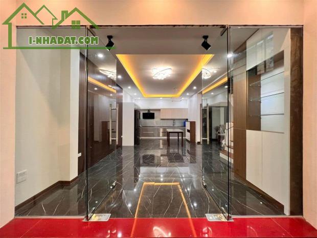 Bán nhà ngõ 463 Đội Cấn, Ba Đình, phân lô Quân Đội, ô tô vào nhà. Giá 11 tỷ - 2