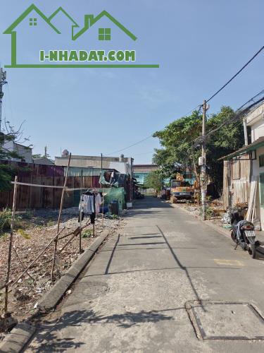 Bán nhà Bình Tân, đường Lê Đình Cẩn, 40 m2, hẻm xe hơi thông, có dòng tiền, nhỉnh 2 tỷ