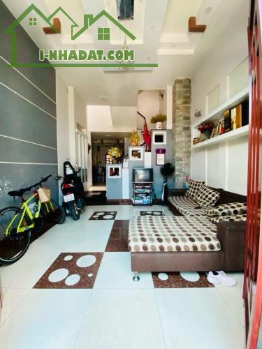 Bán nhà quận 10, đường Ba Tháng Hai, 62m2, 4 tầng, hẻm xe hơi, 13 tỷ