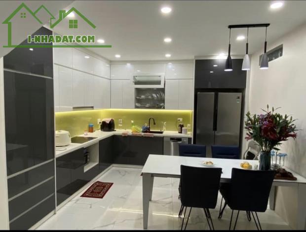 Bán nhà phố Minh Khai, Hai Bà Trưng 57m, 4 tầng. Giá: 12.5 tỷ - 2