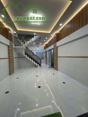 Bán Nhà Tân Hòa Đông, Phường 14, Quận 6.  DT 60m2 x 2 tầng (5 x 12). 
Giá 4.75 tỷ TL. - 3