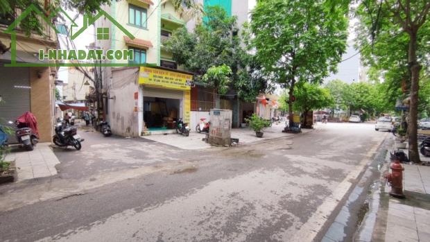 Bán nhà đẹp xây mới phố Đa Sỹ, Hà Đông 32m2 5 tầng ô tô cách nhà 11m giá 4.9 tỷ