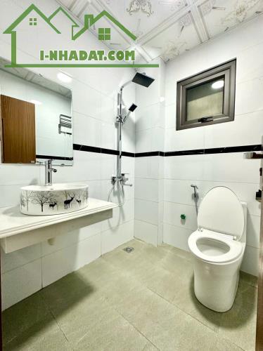 Nhà đẹp, ở luôn tặng full nội thất, chỉ 6 tỷ trung tâm phố Văn Quán, 40m2, 4 tầng, ô tô - 3