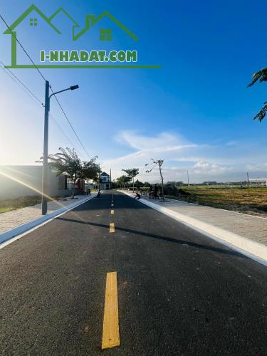 TÌM ĐẤT LONG ĐIỀN TÀI CHÍNH 999 TRIỆU ĐỔ LẠI CẦN MUA ĐẤT RỘNG XÂY NHÀ ĐỪNG BỎ QUA NỀN NÀY - 1