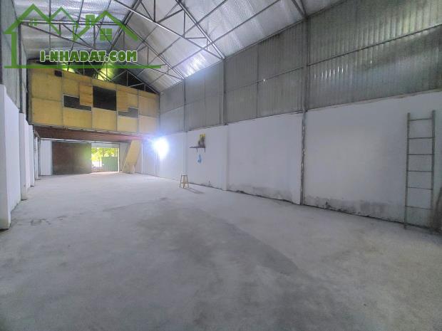 Cho thuê 135m kho xưởng khu Tân Mai, có điện 3 pha, giá 10tr/th - 1