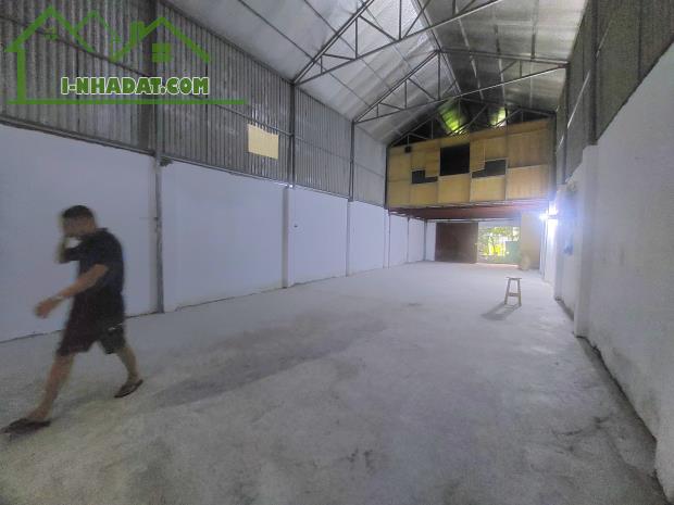Cho thuê 135m kho xưởng khu Tân Mai, có điện 3 pha, giá 10tr/th - 2