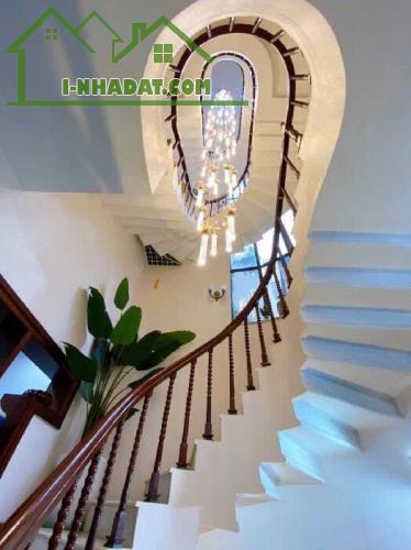ĐẸP! BÁN NHÀ ĐẸP THANH XUÂN DT 108M2, MT 5.6M, GIÁ 14.5 TỶ,NGAY NGÃ TƯ SỞ,-TẶNG NỘI THẤT