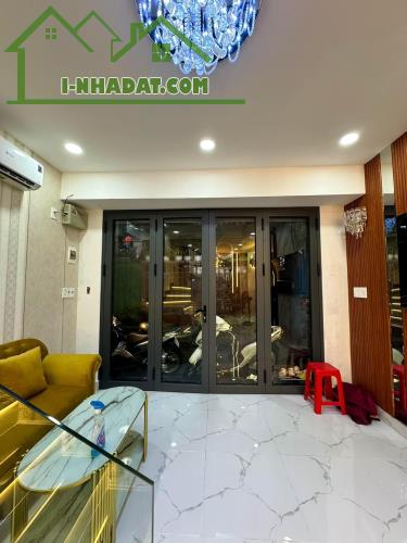 CHỈ 4TY99 CÓ HỘ KHẨU QUẬN 3 NGAY COOPMART RẠCH MIỄU LÊ VĂN SỸ PHƯỜNG 12 QUẬN 3 - NHÀ MỚI - 4