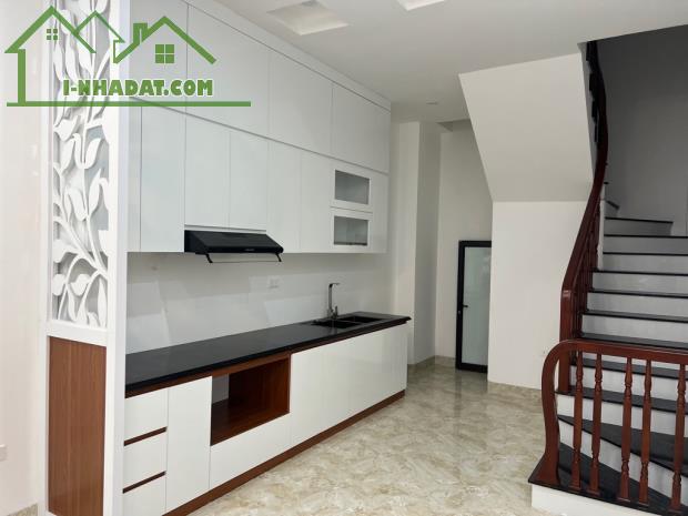 Bán Nhà Việt Hưng 38m2, 5 Tầng,  gần Vinhome - 2