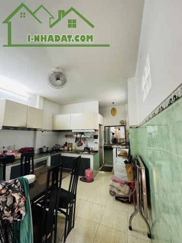 PHÚ NHUẬN - SÁT MẶT TIỀN - 46M2 - LÔ GÓC THOÁNG MÁT - 5.X TỶ - 3