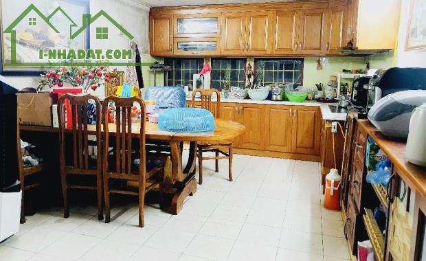 (TIN THẬT) BÁN NHÀ ĐẸP NGUYỄN TRÃI ,HÀNG XÓM ROYAL CITY, DT 70m2 x 5 tầng, GIÁ 11.5 TỶ