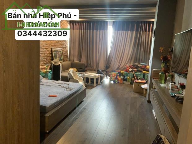 Chủ ngộp 12 tỷ — Biệt thự Hiệp Phú — Quận 9 cũ — 5 tầng thang máy — Ngang 8m - 1