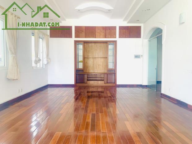 Bán Biệt Thự Hồ Bơi Sân Vườn-Thảo Điền-Quận 2-DT:379m2(14,6mx26m) 1 Trệt 2 Lầu-Giá 90 Tỷ - 4