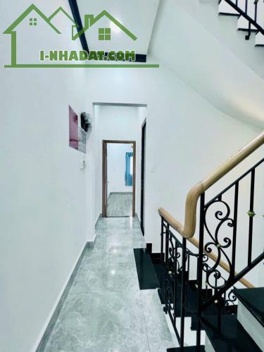 Bán nhà HXH Lạc Long Quân - 1 trệt 2 lầu - DT 74m2 - giá 8.5 tỷ TL