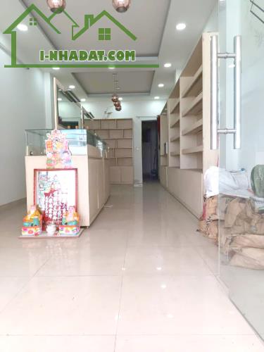 Bán nhà mặt tiền Tân Hoá, Quận 6, 51m2, 1 tầng, giá 8 tỷ