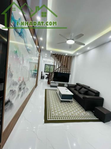 SIÊU PHẨM - Bán nhà phân lô  Lê Trọng Tấn, Thanh Xuân:  DT: 42m, 5 tầng. Giá:  8,4 tỷ - 3