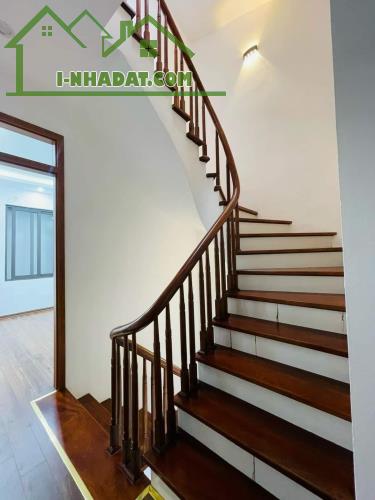 SIÊU PHẨM - Bán nhà phân lô  Lê Trọng Tấn, Thanh Xuân:  DT: 42m, 5 tầng. Giá:  8,4 tỷ - 1