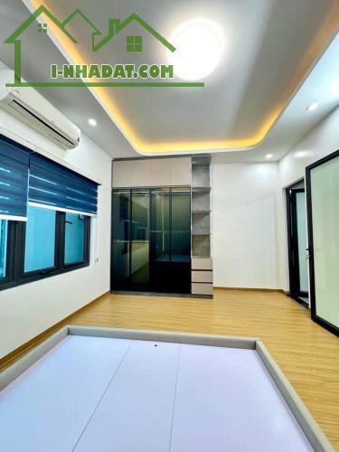 Cần bán gấp nhà Phạm Văn Đồng 40m2, ô tô đỗ cửa, sát phố chỉ nhỉnh 8 tỷ - 2