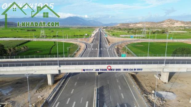 Nút giao cao tốc Cam Lâm Vĩnh Hảo. Mặt QL27A, 20x50m sân bay Thành Sơn 5km, QL1 6km