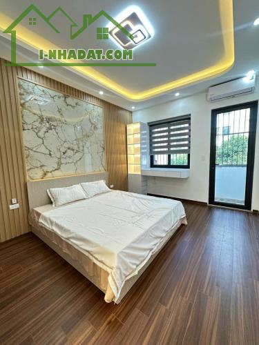 SIÊU PHẨM VIP - Bán nhà phân lô Lê Trọng Tấn, Thanh Xuân. DT: 57m. Giá: 16 tỷ. ngõ oto