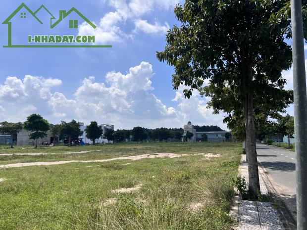 Còn đúng 1 nền 2 mặt tiền trước sau. 90m2, ngang 6m dài 16m. đường 8m. - 3