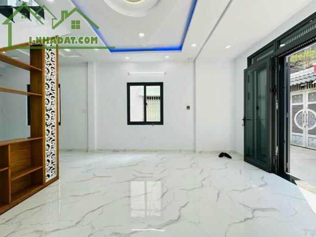 Ngộp bank bán gấp căn nhà Đường Trần Phú, Quận 5. Giá chỉ 2tỷ460 thương lượng. - 1