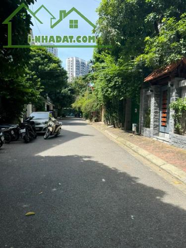 BIỆT THỰ-SIÊU HIẾM Phố Trần Kim Xuyến (KĐT Yên Hòa) 120m2/ 5Tầng/ MT 10m-55 Tỷ - 2