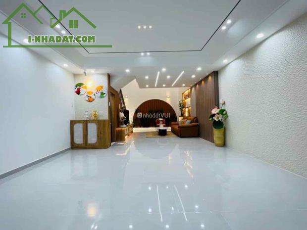 Chủ nhà kẹt vốn bán gấp nhà đường Lê Văn Lương, Tân Phong Quận 7 giá 3 tỷ 150, DT: 66m2 - 5