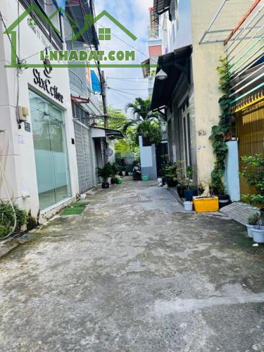 BÁN NHÀ HXH NGAY PHƯỜNG TÂN QUÝ, TÂN PHÚ, NGANG 4.2M, 68M2, NHỈNH 6 TỶ