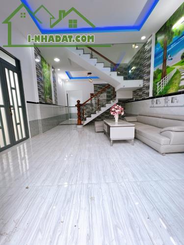 Nhà 1 lầu, sân thượng ngay Lê Trọng Tấn, Bình Tân - SHR. Giá: 2 Tỷ730 Còn Bớt. - Kết cấu: - 4