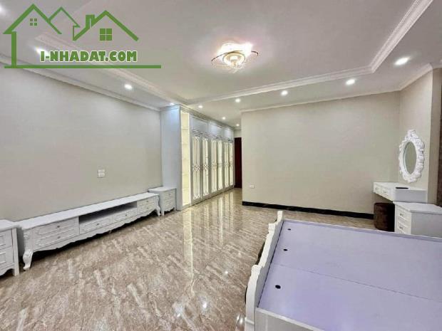 Bán nhà phân lô Nguyễn Chí Thanh, ô tô vào nhà, thoáng 2 mặt trước sau. Giá 18.7 tỷ - 4