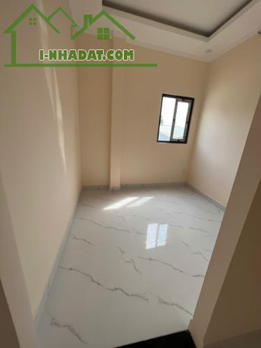 Nhà mới xây  2.55 tỷ/101m2/ sân ô tô, 3 phòng ngủ - 5