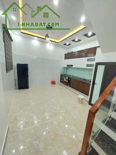 Cho thuê nhà Văn Cao, DT: 45m2 x 4 tầng, 4 phòng ngủ. - 2