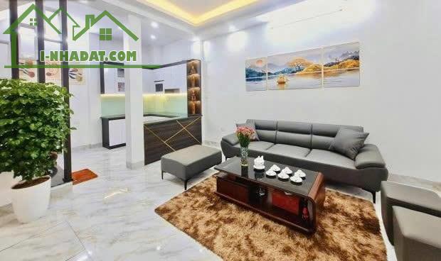 BÁN NHÀ NGUYỄN THỊ THẬP- QUẬN 7-HẺM RỘNG- 127M2- SHR- NHỈNH 5 TỶ