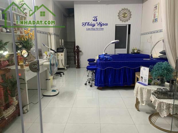 Cần sang lại toàn bộ Spa như hình, Dưới 1 nhà vs,1 lầu 2 phòng ngủ 1 nhà vs - 1