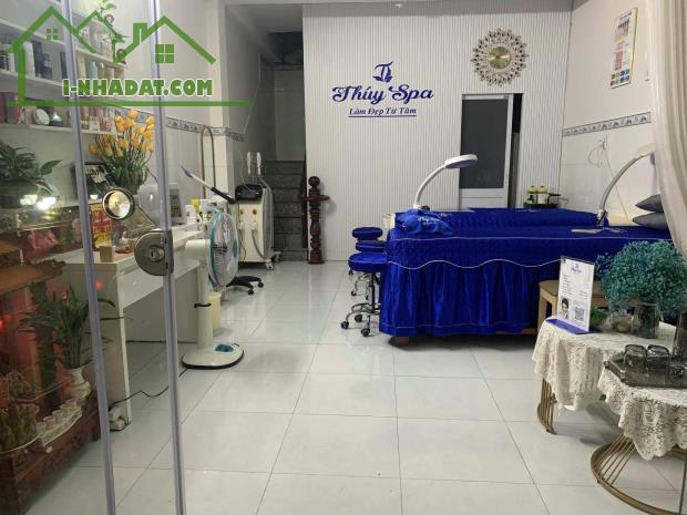 Cần sang lại toàn bộ Spa như hình, Dưới 1 nhà vs,1 lầu 2 phòng ngủ 1 nhà vs