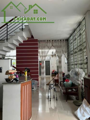 Bán nhà 1trệt 2lầu, p Thống Nhất, Biên Hòa. 160m2 shr thổ cư chỉ 14 tỷ - 3