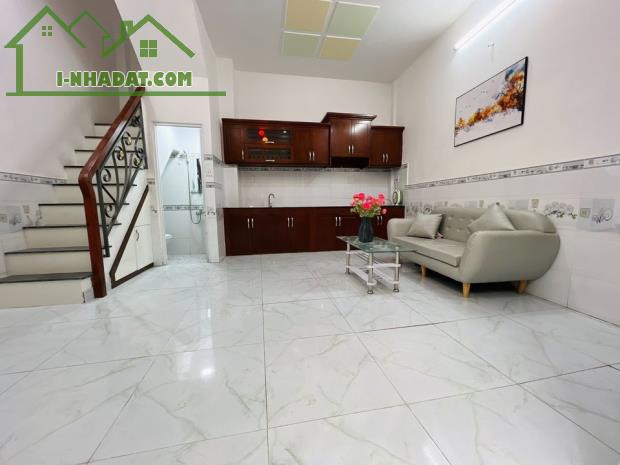 🏡 BÁN NHÀ 1 Trệt 2 Lầu ở Bình Tân💰 Giá: 1 Tỷ880 triệu - 4