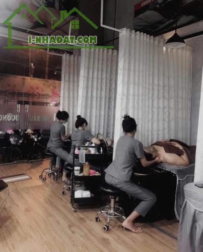 Sang nhượng tiệm Spa mặt bằng đẹp ở Bình Dương - 2