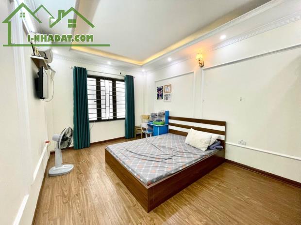 Bán nhà Hà Trì 30m2 5 tầng, nhà mới, tặng nội thất, ở ngay 4.9 tỷ.